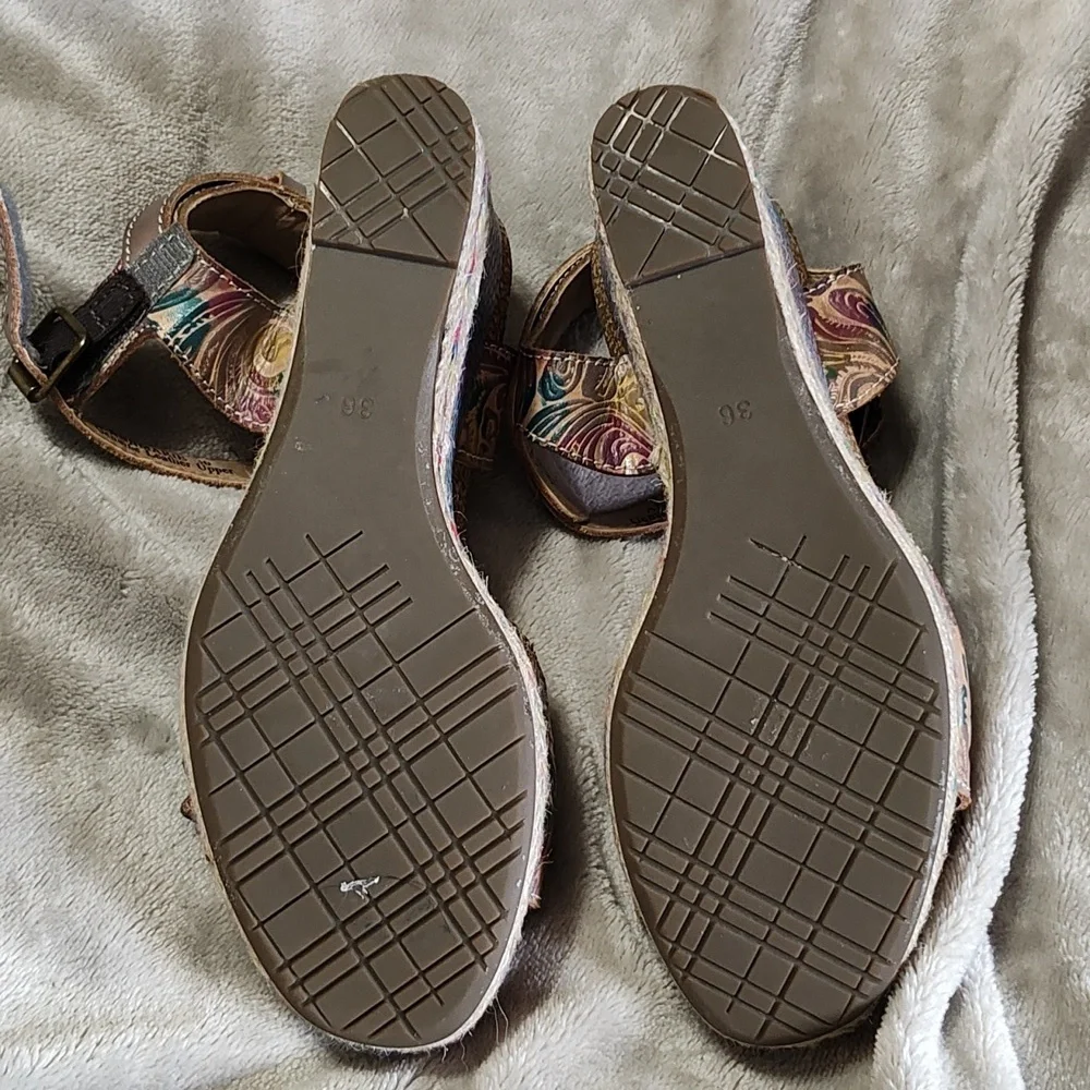 NWOB L'ARTISTE ANNMARIE ANKLE STRAP SANDAL size 36/5.5-6